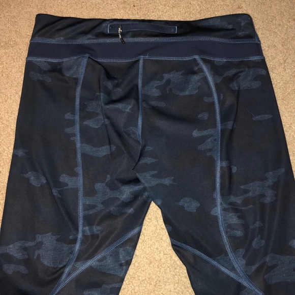 ! Brand new Lululemon Leggings ! - Picture 3 of 4